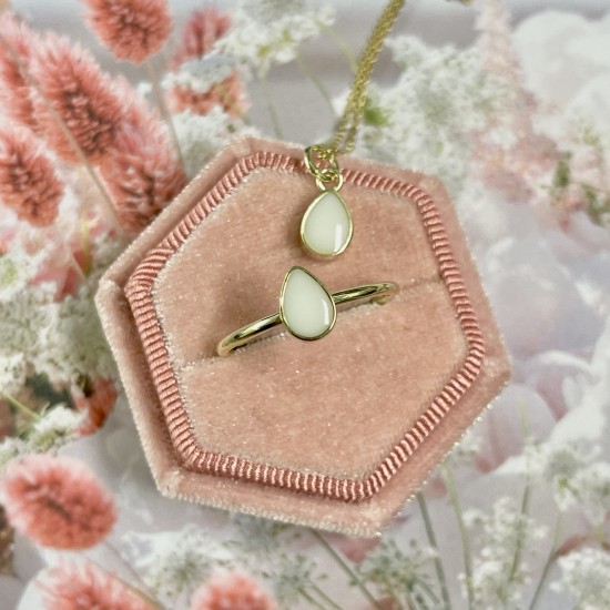 . Fiorenza (dna steen van +-5mm x +-7mm) (ivm stijgende goudkoers zijn alle prijzen voor gouden sieraden tijdelijk op aanvraag)