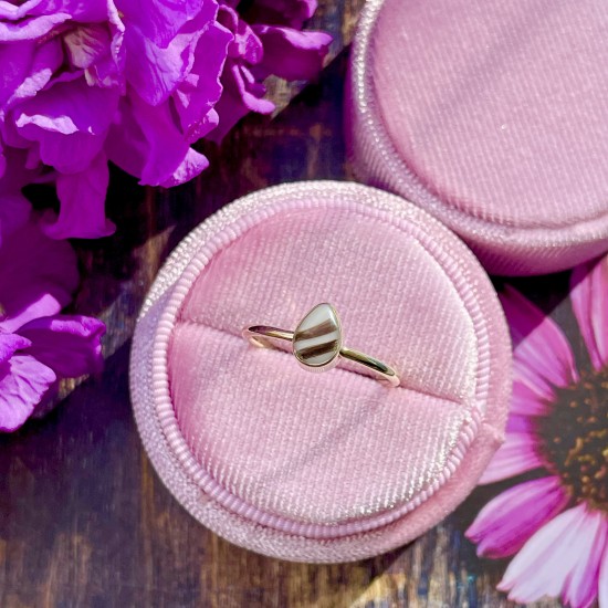 . Fiorenza (dna steen van +-5mm x +-7mm) (ivm stijgende goudkoers zijn alle prijzen voor gouden sieraden tijdelijk op aanvraag)