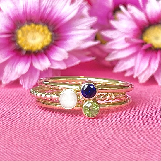 GEBOORTE RING - September - Saffier (ivm stijgende goudkoers zijn alle prijzen voor gouden sieraden tijdelijk op aanvraag)