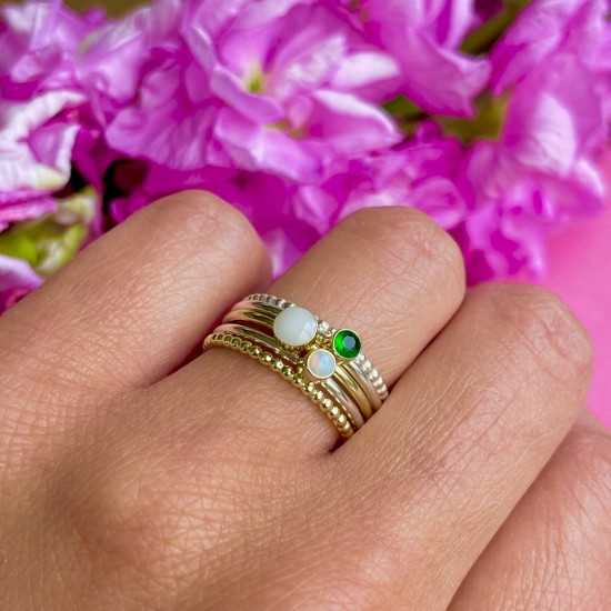 GEBOORTE RING - Oktober - Opaal (ivm stijgende goudkoers zijn alle prijzen voor gouden sieraden tijdelijk op aanvraag)