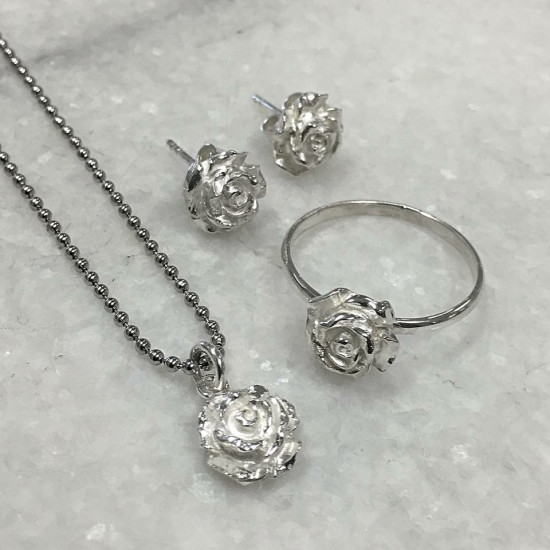 Ring van Zilver met Roosje