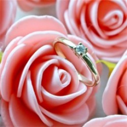 Voorbeeld van een op maat gemaakte Verlovingsring: Geelgoud met Diamant