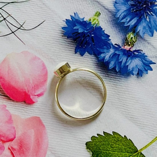 . Amy (DNA steen van 5mm) (ivm stijgende goudkoers zijn alle prijzen voor gouden sieraden tijdelijk op aanvraag)