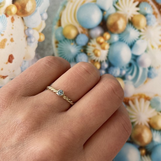 GEBOORTE RING - Maart - Aquamarijn (ivm stijgende goudkoers zijn alle prijzen voor gouden sieraden tijdelijk op aanvraag)