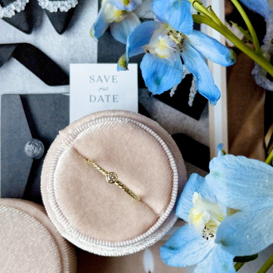 GEBOORTE RING - April - Diamant (ivm stijgende goudkoers zijn alle prijzen voor gouden sieraden tijdelijk op aanvraag)