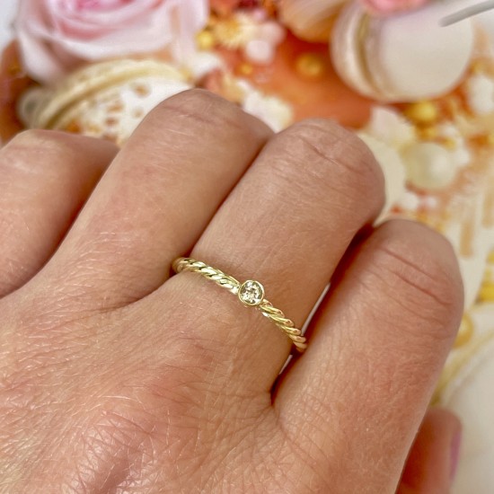 GEBOORTE RING - April - Diamant (ivm stijgende goudkoers zijn alle prijzen voor gouden sieraden tijdelijk op aanvraag)