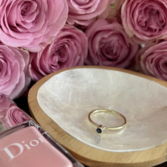 GEBOORTE RING - September - Saffier (ivm stijgende goudkoers zijn alle prijzen voor gouden sieraden tijdelijk op aanvraag)