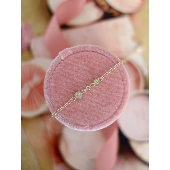 . Tamara (DNA steen van 5mm en 1x edelsteen van 3mm) (ivm stijgende goudkoers zijn alle prijzen voor gouden sieraden tijdelijk op aanvraag)
