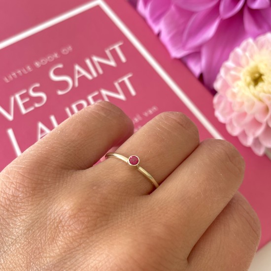 GEBOORTE RING - December - Topaas (ivm stijgende goudkoers zijn alle prijzen voor gouden sieraden tijdelijk op aanvraag)