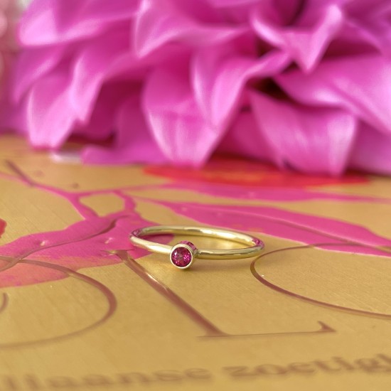 GEBOORTE RING - December - Topaas (ivm stijgende goudkoers zijn alle prijzen voor gouden sieraden tijdelijk op aanvraag)