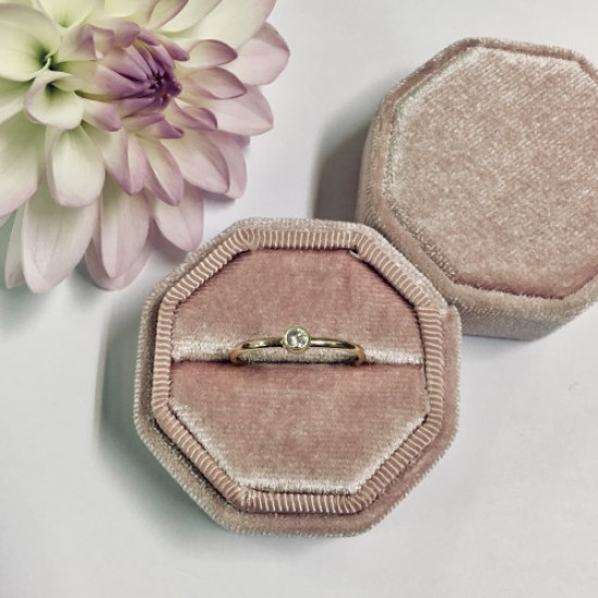 GEBOORTE RING - April - Diamant (ivm stijgende goudkoers zijn alle prijzen voor gouden sieraden tijdelijk op aanvraag)