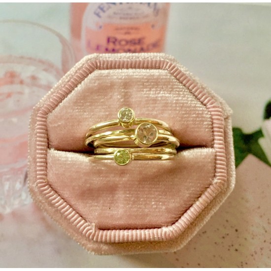 GEBOORTE RING - April - Diamant (ivm stijgende goudkoers zijn alle prijzen voor gouden sieraden tijdelijk op aanvraag)